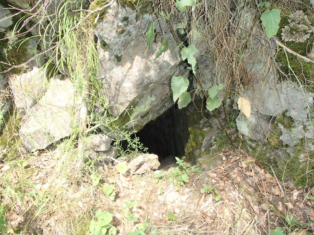 Chatière effondrée aux alentours du bunker du Stützpunkt 8.