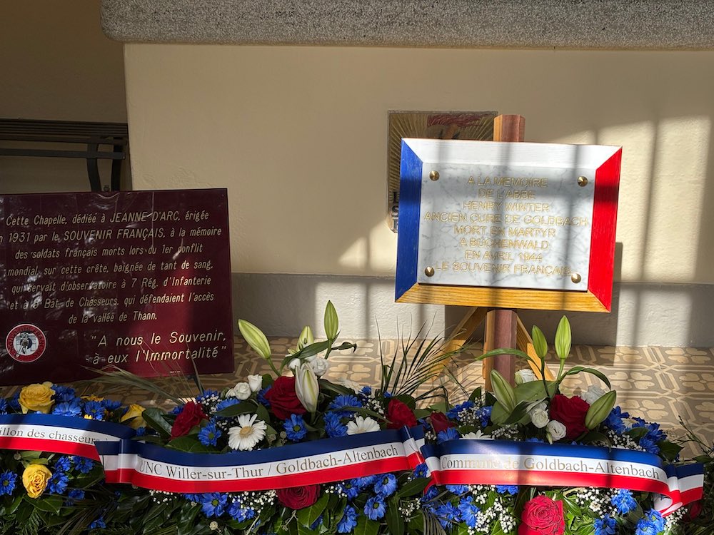 Plaque en hommage à l'Abbé Henry Winter dans la chapelle du Sudel.