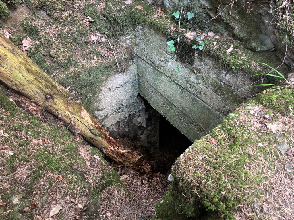 Lance-mines du poste de mitrailleuse de La Croix Zimmermann.