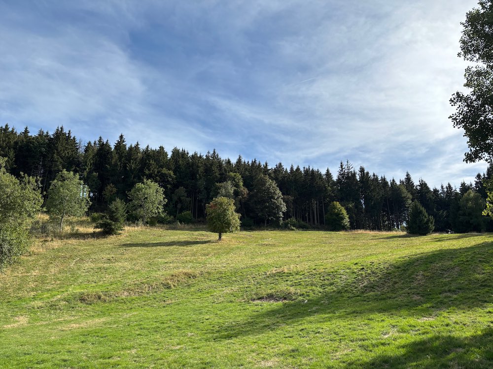 Vue sur le « doigt » depuis le refuge du Sudel.